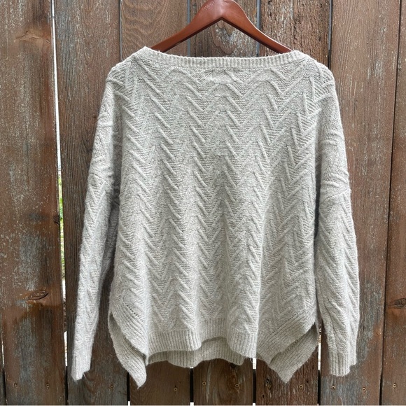 PINK LILY Women’s Tan Chevron Knit Oversized Sweater Size XS - Picture 7 of 11